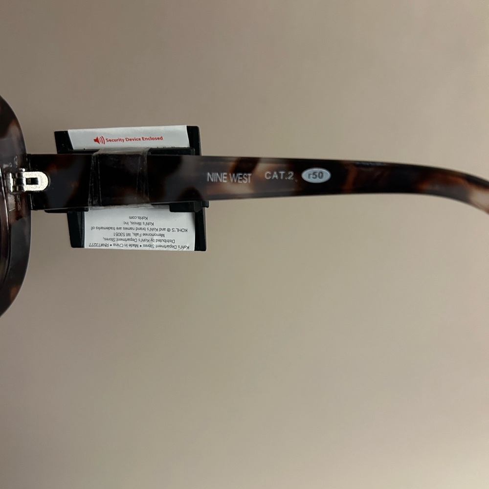 NINE WEST STYLISH NWT Brown Tortoiseshell Sunglasses ๐ถ๏ธ โ๏ธ - Picture 4 of 4